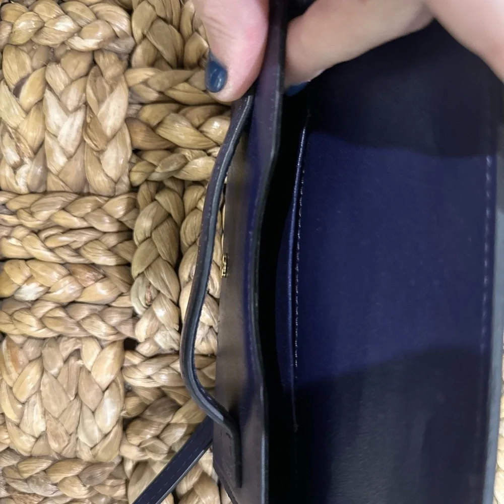 HENRI BENDEL Blue Leather Crossbody Wallet/Phone Purse - Picture 10 of 10